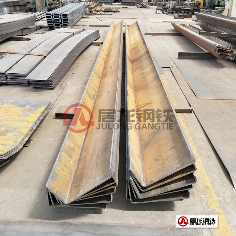 12米不等边U型梁结构件折弯加工