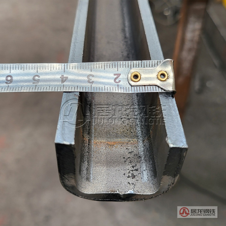 30*40mm T6mm U型钢折弯加工,长度可定制,材质Q235/Q355/T700均可加工。